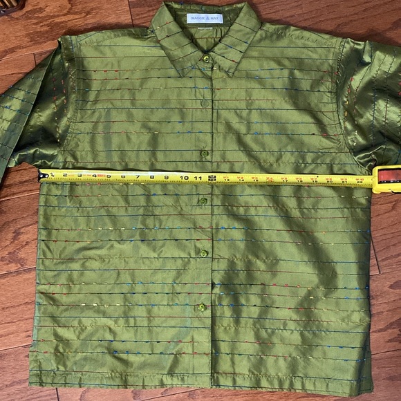 Maggie & Max green oversized silk/ satin buttondown blouse - Size XL - Picture 7 of 8